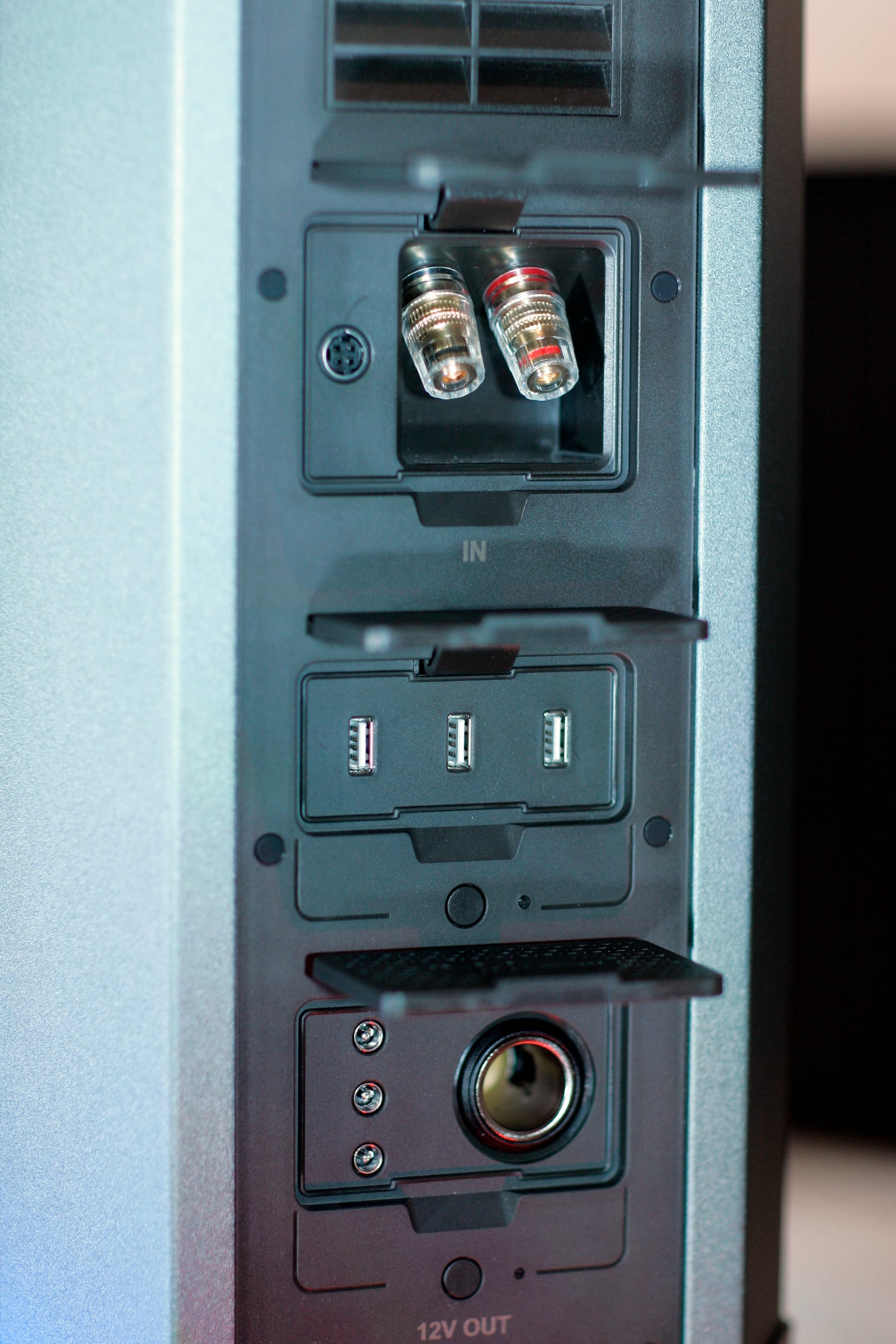 GZ2500-virta-aseman 12V- ja USB-lähdöt